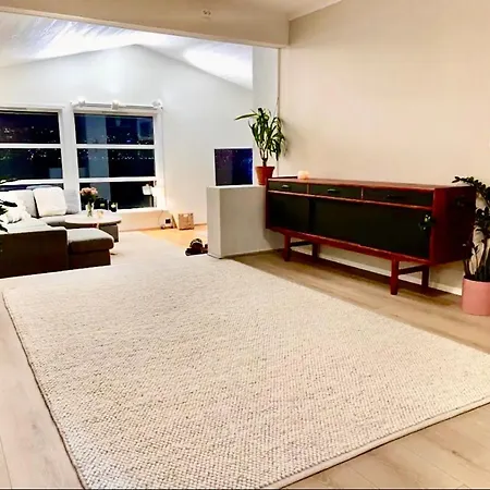 Fjord Bliss - Free Parking Holiday home *