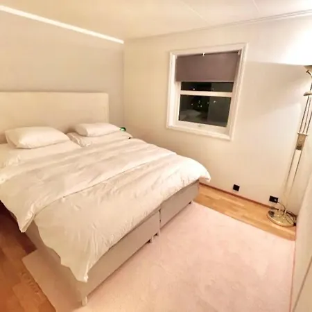 Fjord Bliss - Free Parking Holiday home *